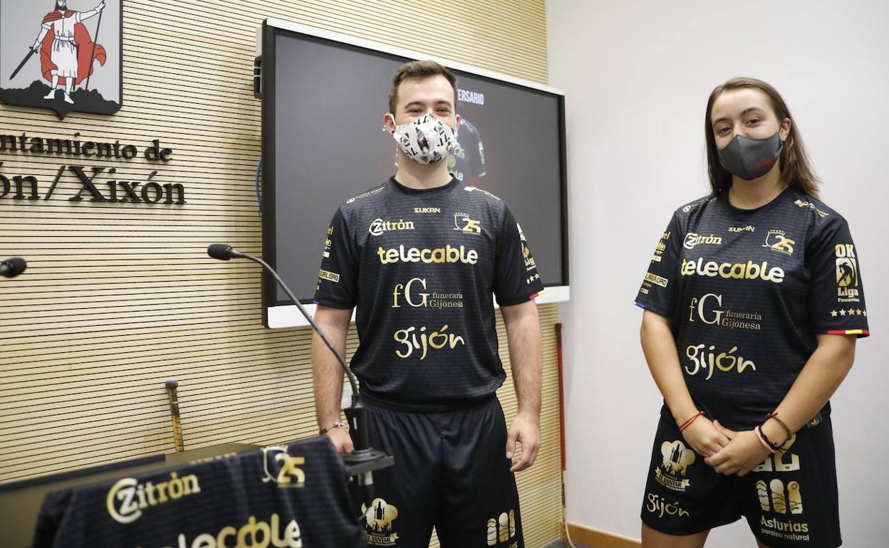 Adrián Varela y Sara Roces, en la presentación del torneo.