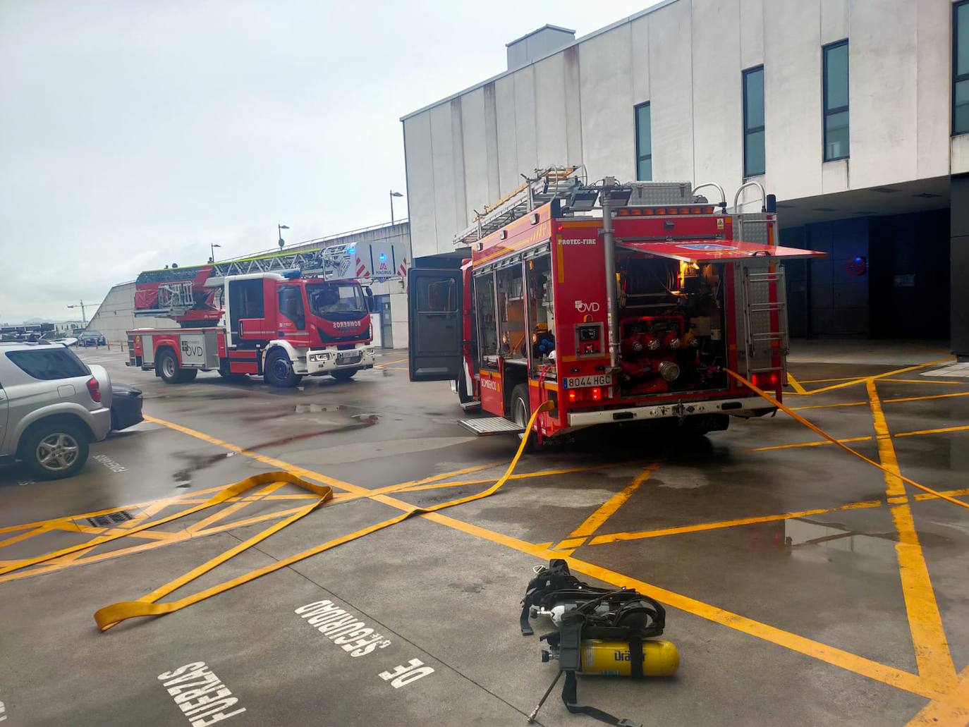 Fotos: Los bomberos sofocan un incendio en el HUCA