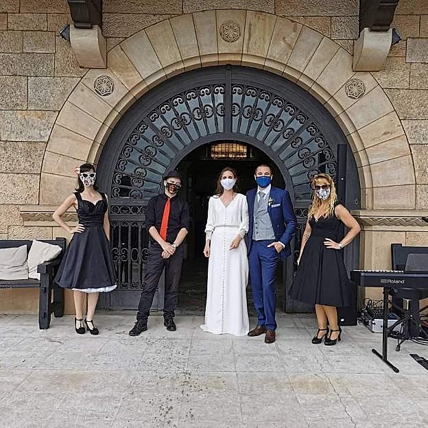 Bodas de día, reducidas y sin baile