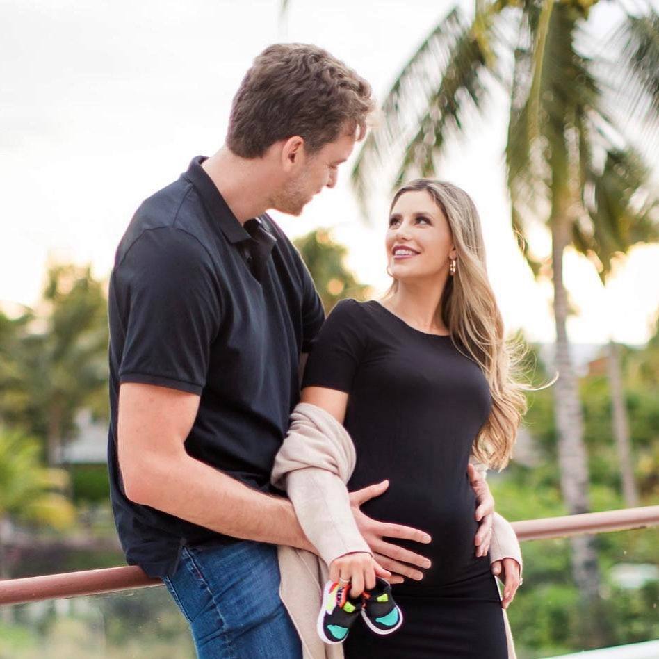 Pau Gasol y Cat anuncian que esperan a su primera hija.