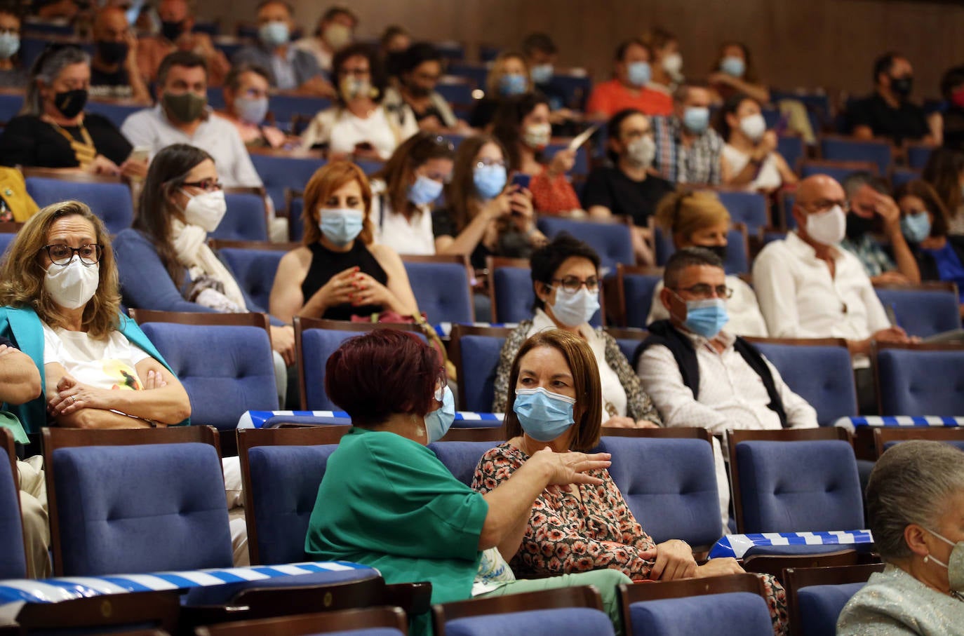 La soprano Beatriz Díaz, la mezzosoprano María José Suárez y el pianista Marcos Suárez actúaron hoy en el Auditorio Príncipe Felipe, en el seno de las fiestas de San Mateo.