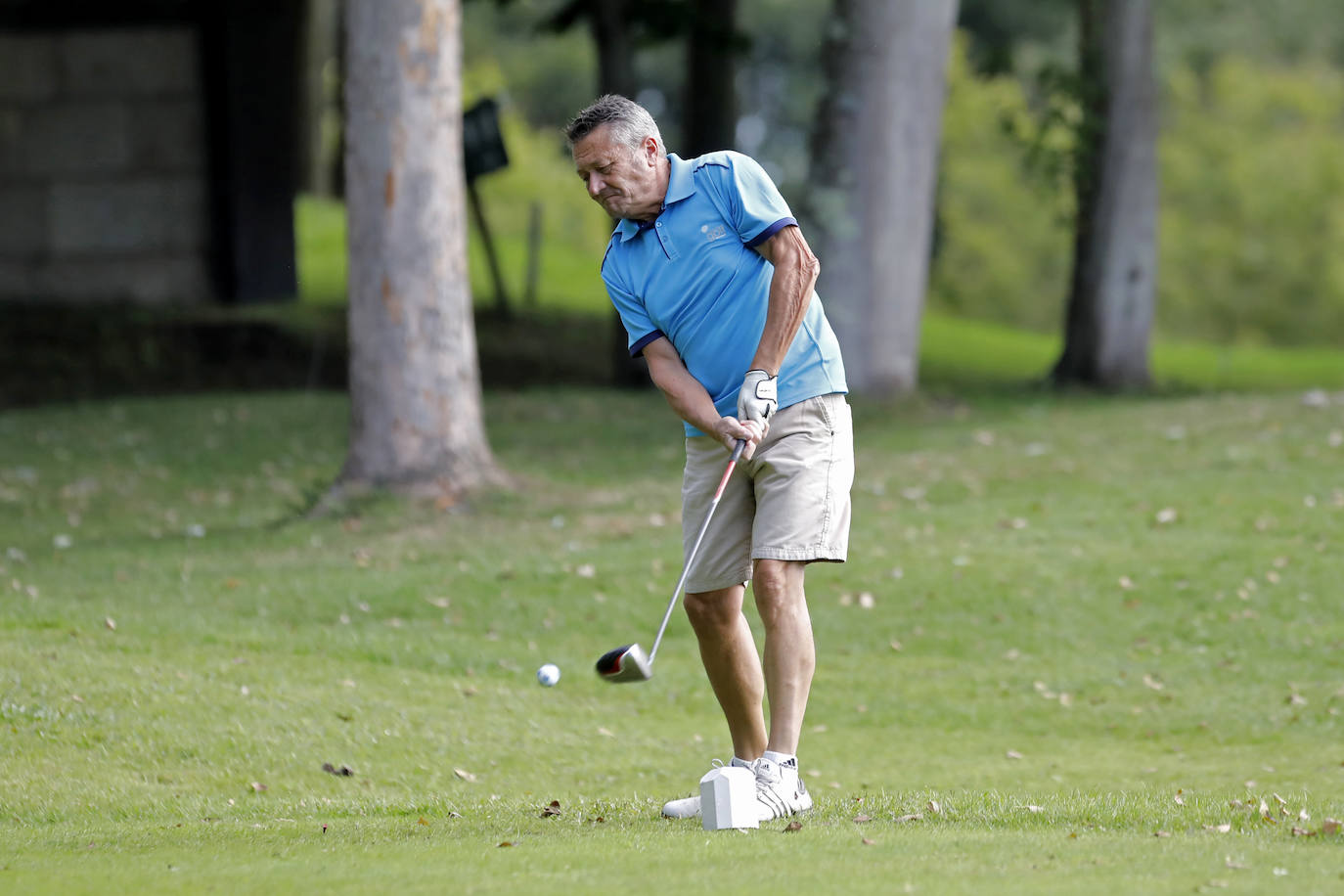 El Campo Municipal de Golf La Llorea acoge durante este miércoles y el jueves la primera edición de este torneo competitivo entre equipos sénior de Gijón y Oviedo, organizado por Golf Sénior Asturias (GSA). 