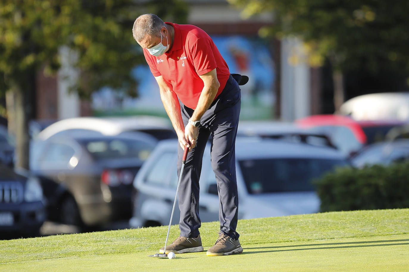 El Campo Municipal de Golf La Llorea acoge durante este miércoles y el jueves la primera edición de este torneo competitivo entre equipos sénior de Gijón y Oviedo, organizado por Golf Sénior Asturias (GSA). 