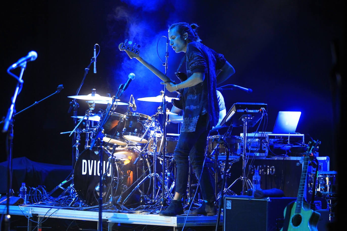 La banda madrileña Dvicio actuó este sábado en el Auditorio dentro de las actividades programadas en San Mateo. Repasaron sus mejores temas y presentaron su último álbum, 'Impulso'.