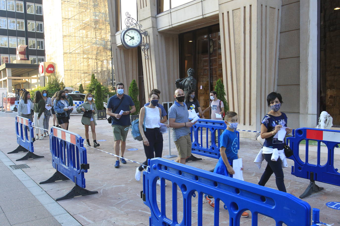 La banda madrileña Dvicio actuó este sábado en el Auditorio dentro de las actividades programadas en San Mateo. Repasaron sus mejores temas y presentaron su último álbum, 'Impulso'.