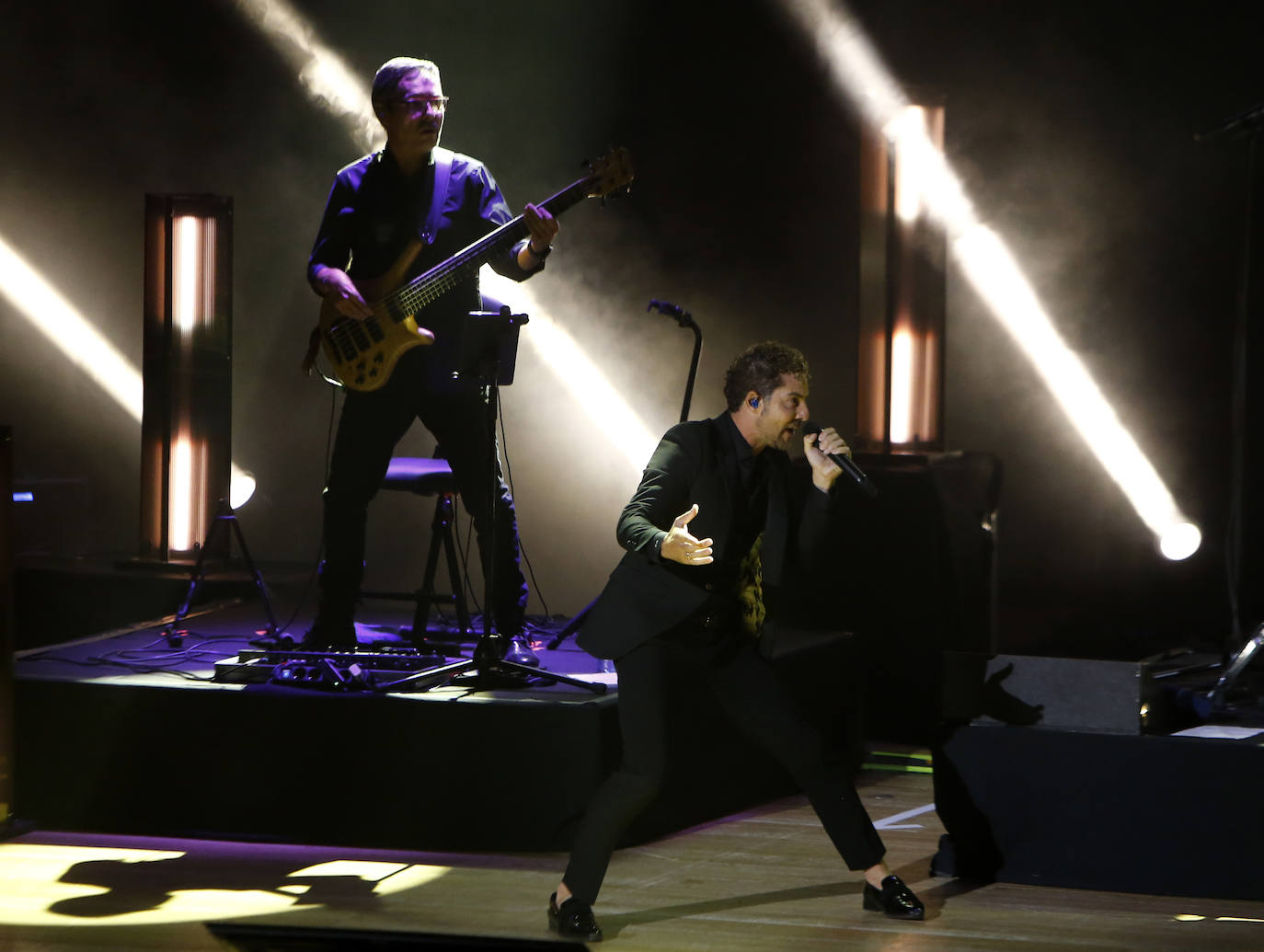 David Bisbal ofreció este domingo su concierto más 'íntimo' en Oviedo ante 700 espectadores, en el que era la última actuación de su gira.