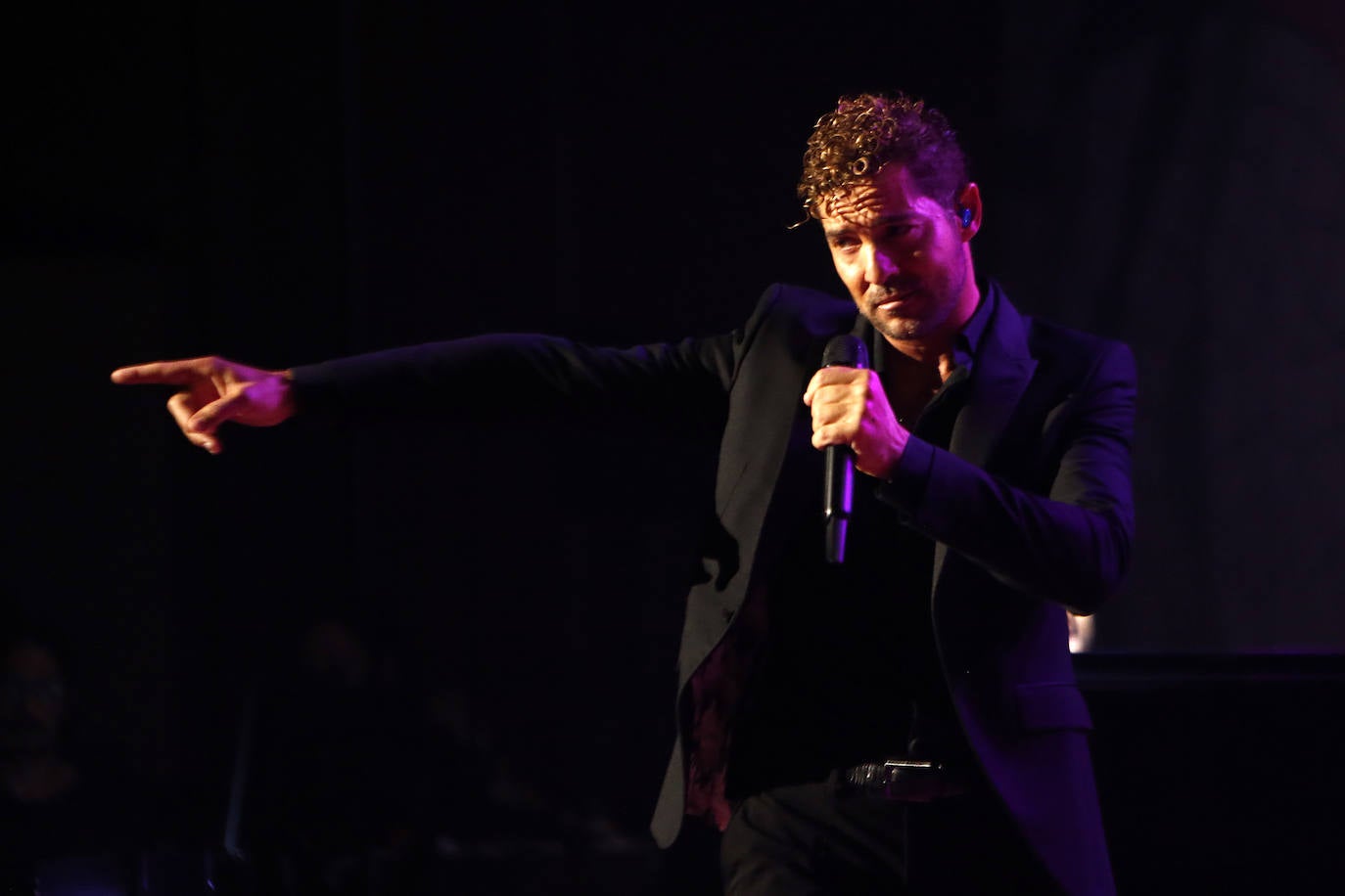 David Bisbal ofreció este domingo su concierto más 'íntimo' en Oviedo ante 700 espectadores, en el que era la última actuación de su gira.