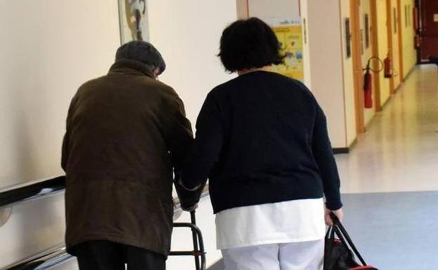Coronavirus en Asturias | Geriátricos privados aseguran que no pueden asumir el coste de las PCR