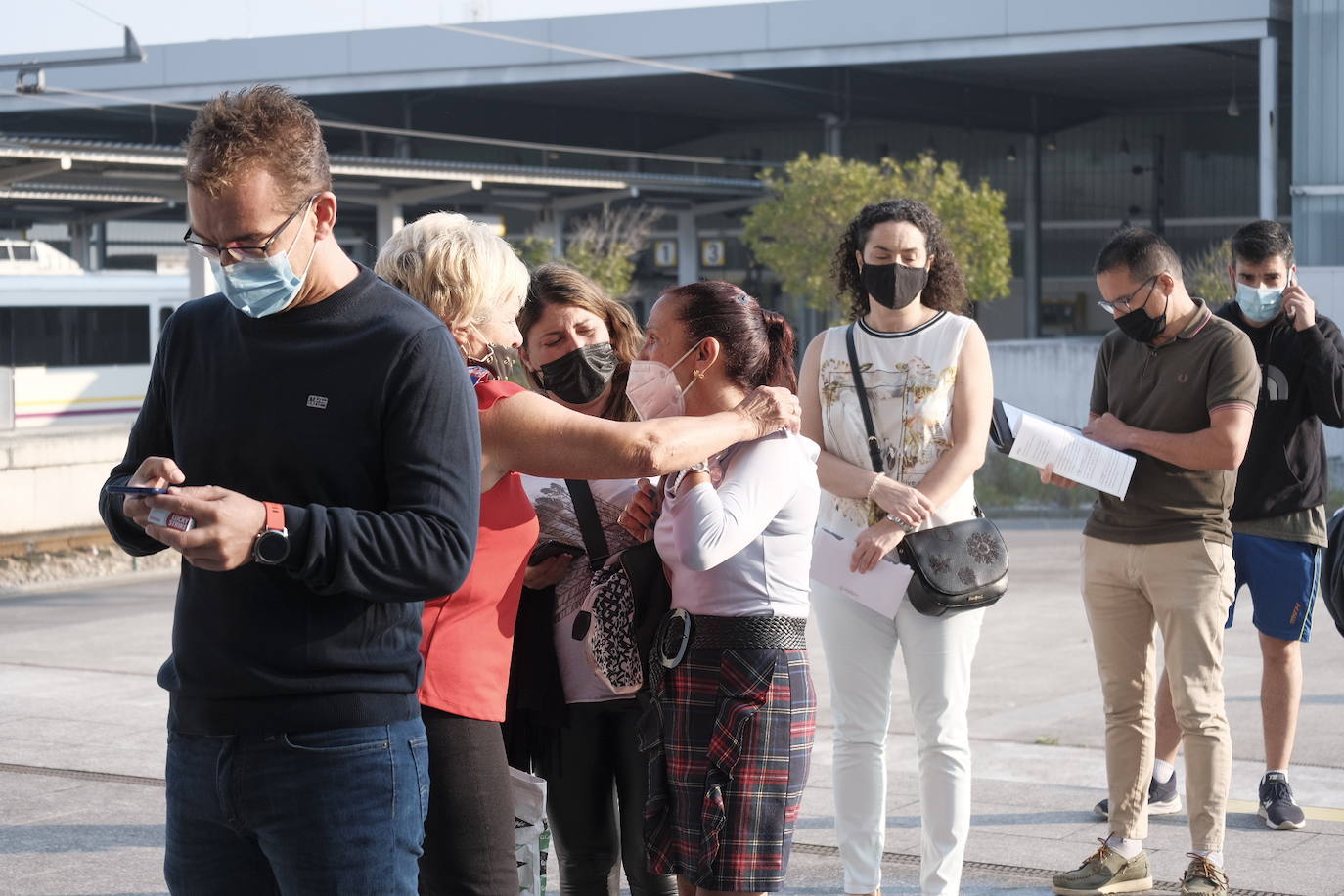 El juicio contra Javier Ledo por la muerte de Paz Fernández Borrego ha comenzado con protestas. Colectivos feministas se han concentrado ante la Audiencia Provincial para reclamar «justicia» por el «asesinato machista» de Paz Fernández Borrego