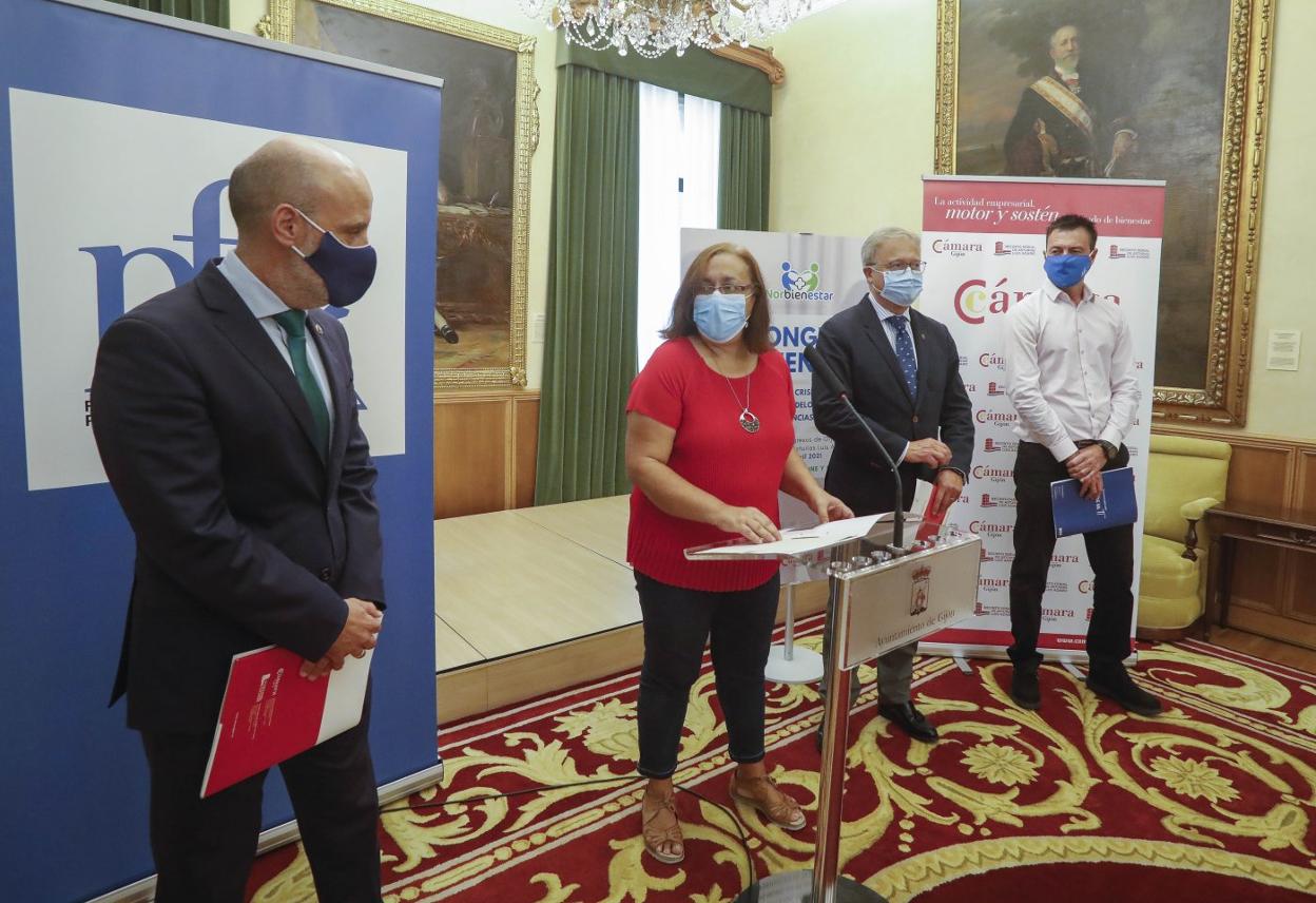 Antonio Corripio (Adesspa), la edil de Bienestar, Natalia González, Álvaro Alonso (Cámara de Gijón) y José Antonio Prieto (Padre Ossó) . 