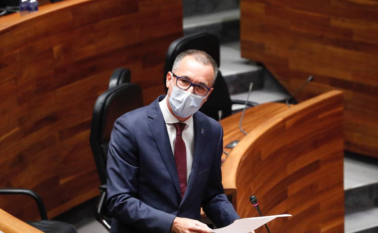 Salud niega que los centros de salud estén «al borde del colapso», como asegura Podemos