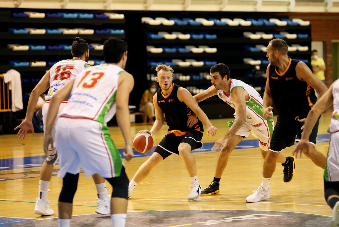 El club ovetense de baloncesto de la LEB Oro se impuso por 72-63 al Zornotza en el primer encuentro de pretemporada.