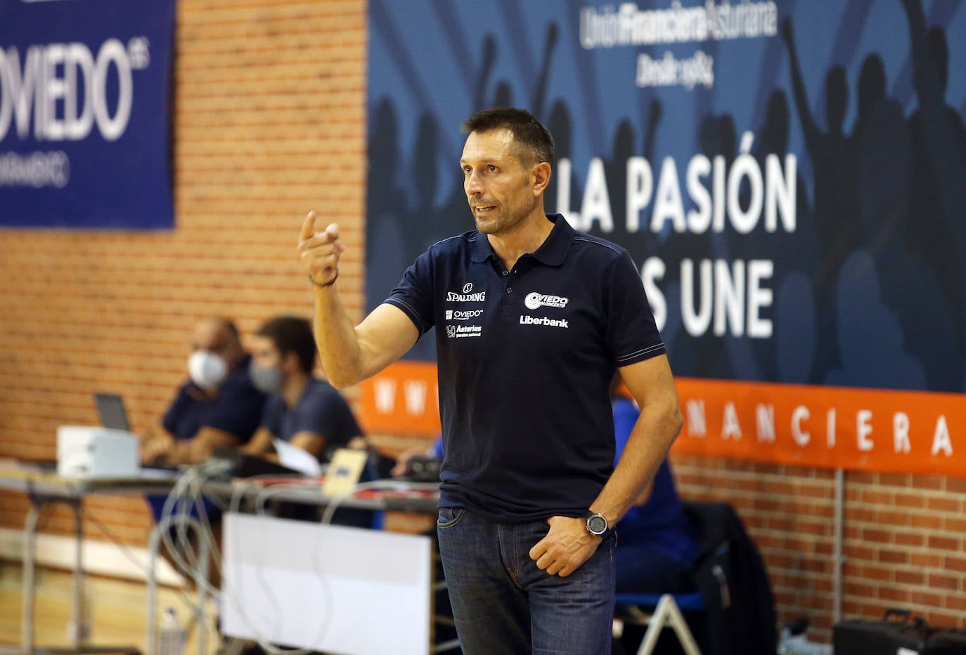 El club ovetense de baloncesto de la LEB Oro se impuso por 72-63 al Zornotza en el primer encuentro de pretemporada.