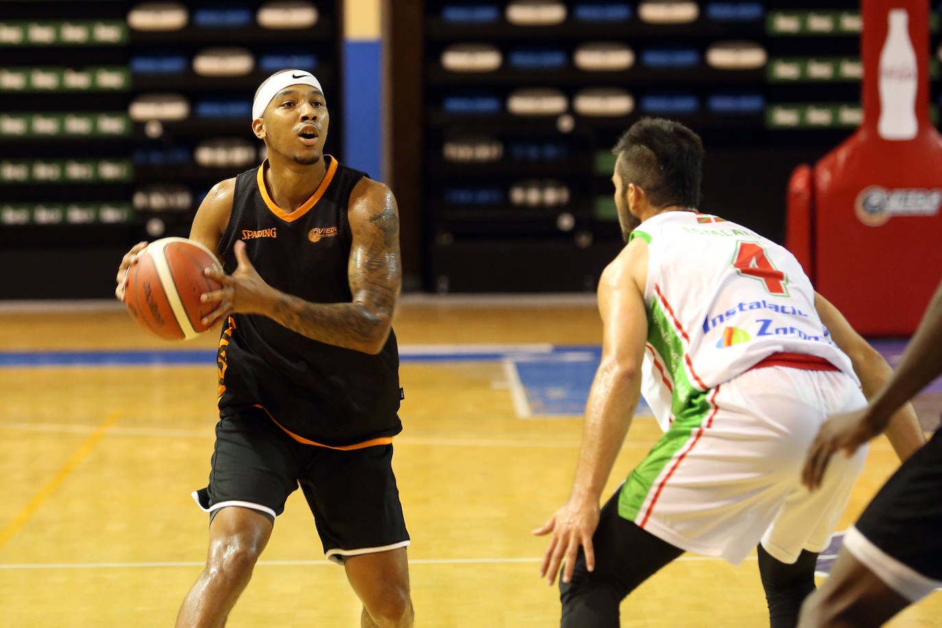 El club ovetense de baloncesto de la LEB Oro se impuso por 72-63 al Zornotza en el primer encuentro de pretemporada.