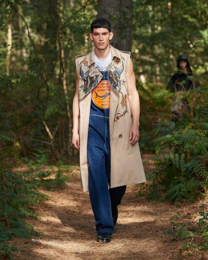 Fotos: Burberry inaugura la pasarela de Londres con un desfile en medio del bosque