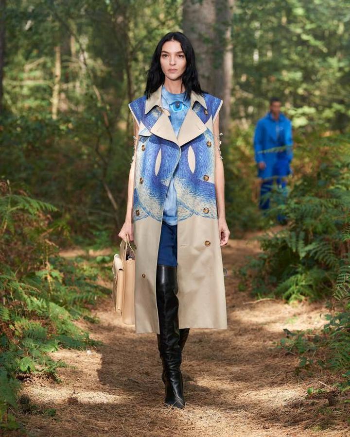 Fotos: Burberry inaugura la pasarela de Londres con un desfile en medio del bosque