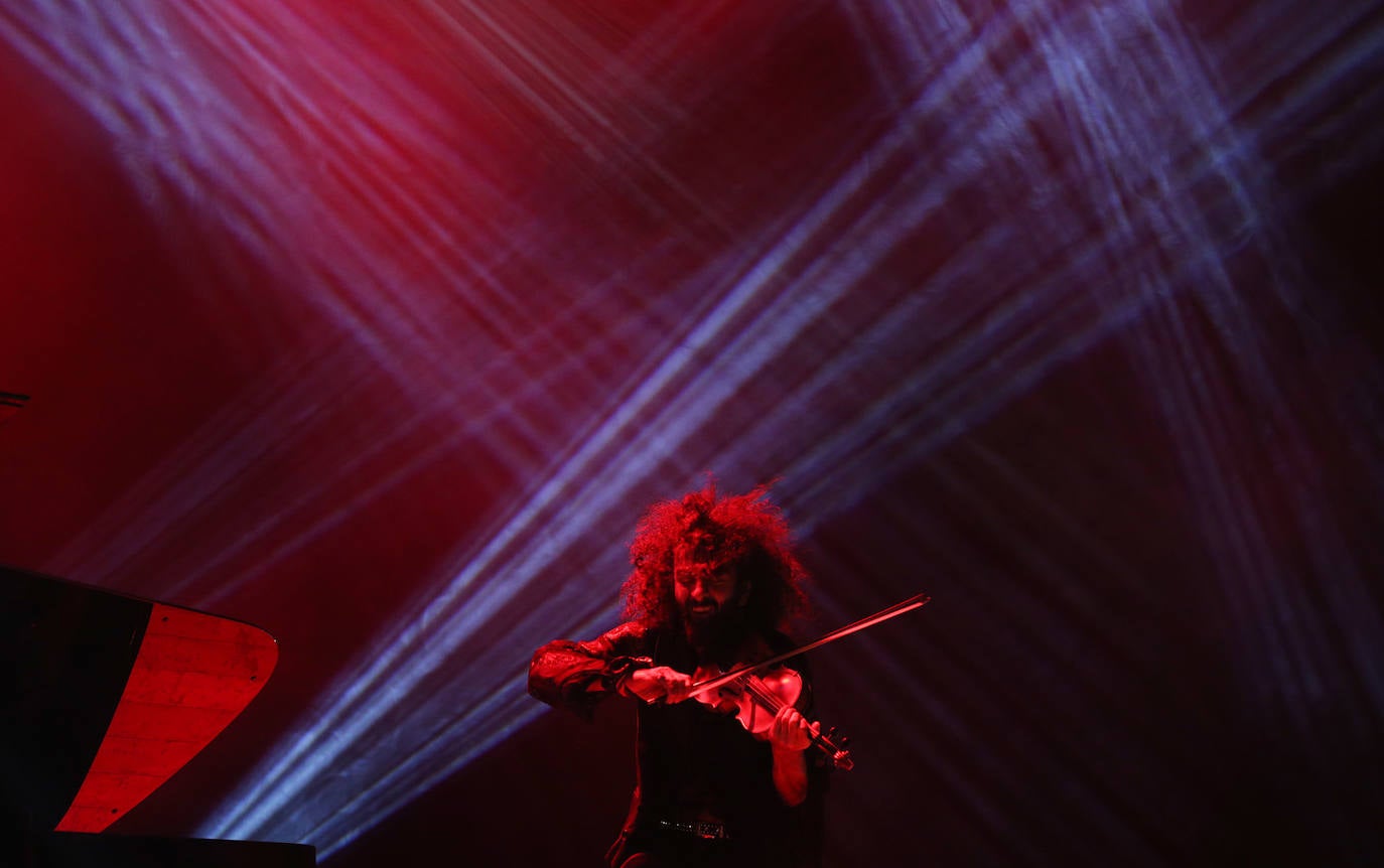 Hizo de la noche previa al día grande de San Mateo todo un espectáculo.