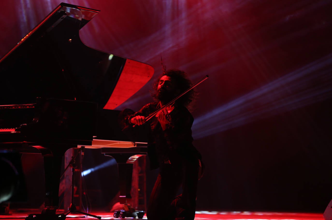 Hizo de la noche previa al día grande de San Mateo todo un espectáculo.