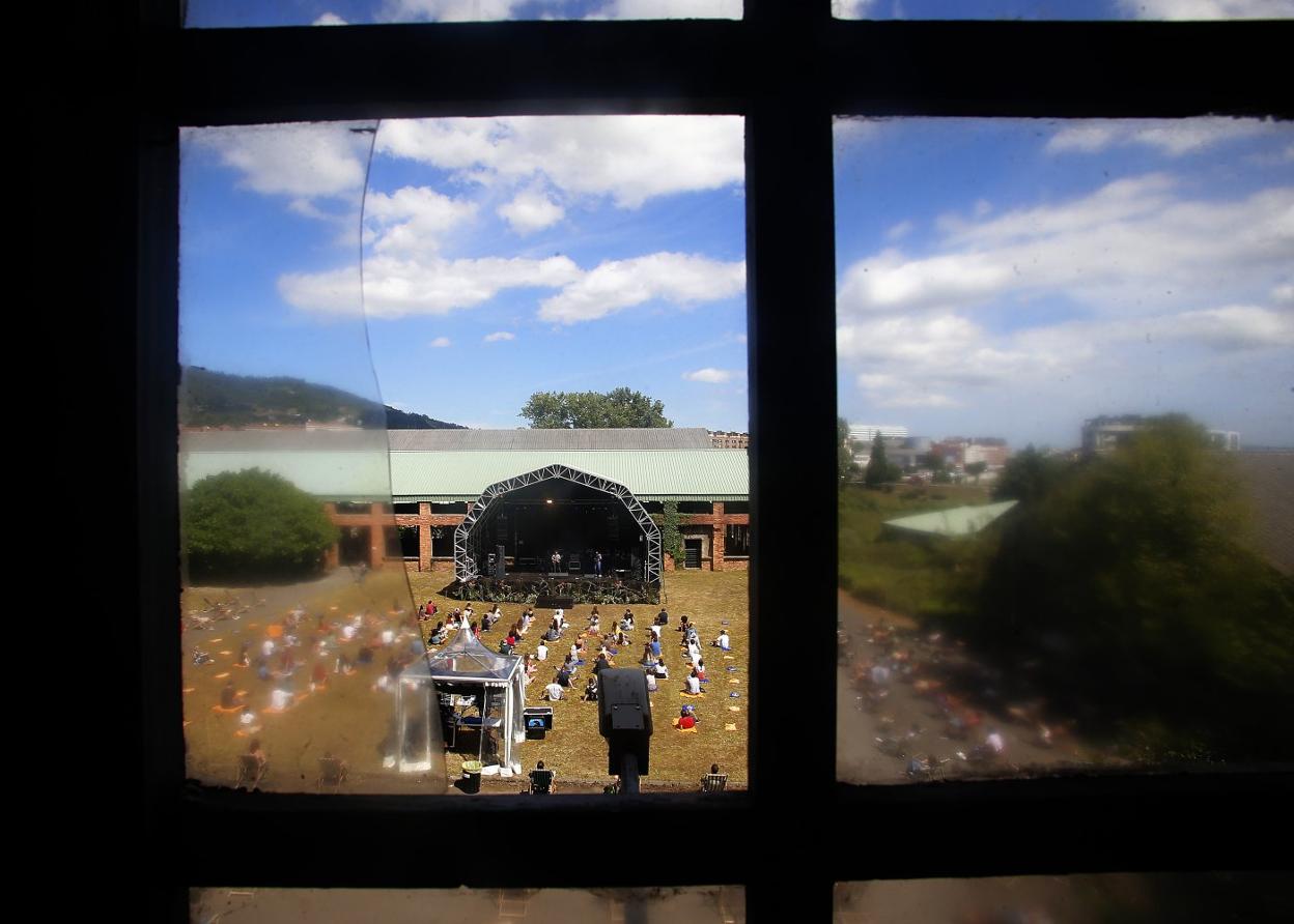 Público en uno de los conciertos del pasado festival Vesu. 