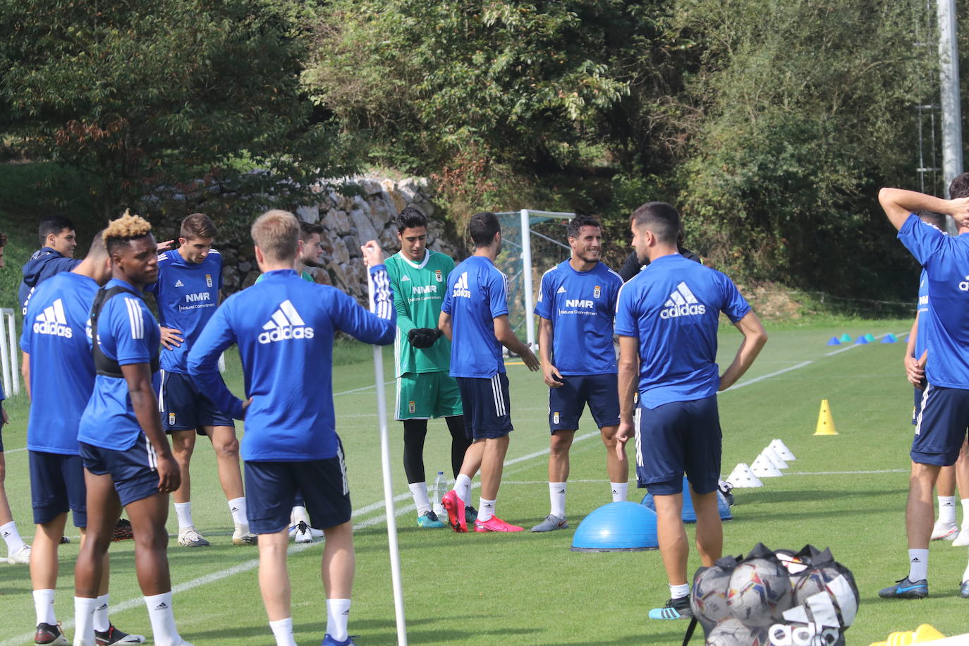 Las dos últimas incorporaciones del Real Oviedo, Blanco Leschuk y Aburjania se sumaron a los entrenamientos del Real Oviedo.