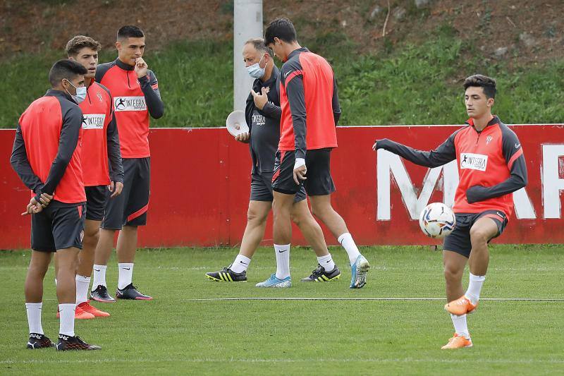 Los rojiblancos han entreado este martes para preparar el encuentro del sábado contra el Ginora en El Molinón, donde los sportinguistas lucharán por conseguir la tercera victoria de la temporada. 