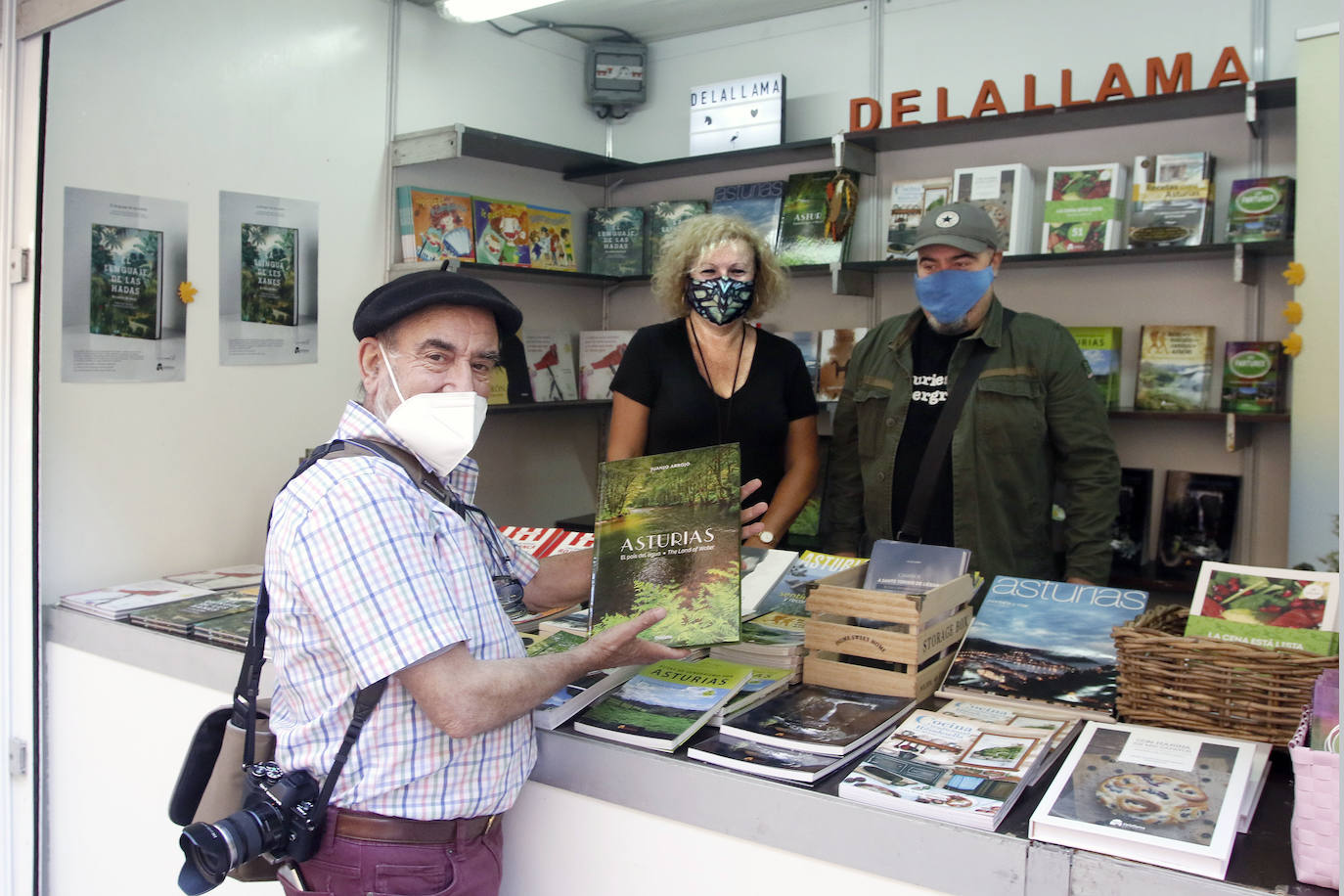 Dos carpas y 44 casetas de librerías y editoriales, instaladas en el paseo de Begoña y la calle de Tomás y Valiente, serán el corazón de esta cita con la cultura, que cuenta con el apoyo del Aula de Cultura de EL COMERCIO. Será hasta este domingo 27.