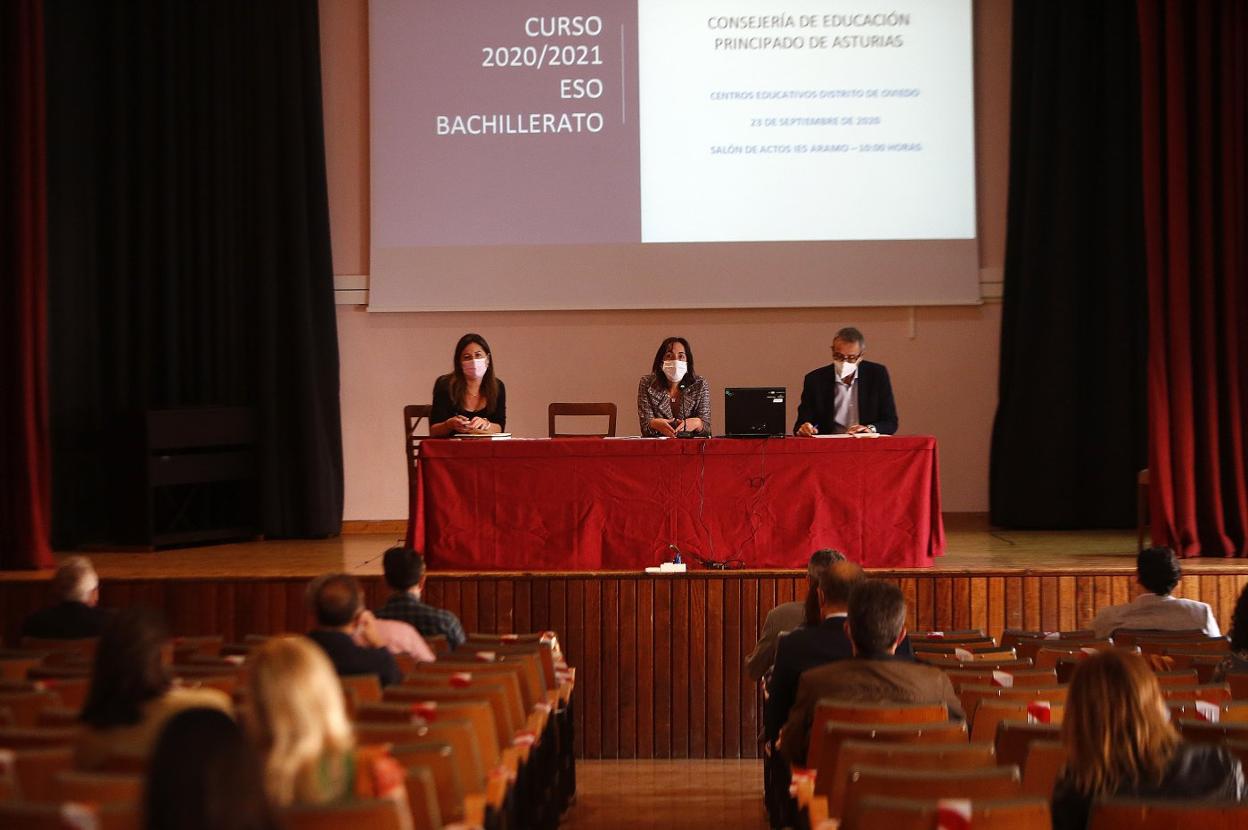 Reunión celebrada ayer el IES Aramo, de Oviedo, con directores de Secundaria. 