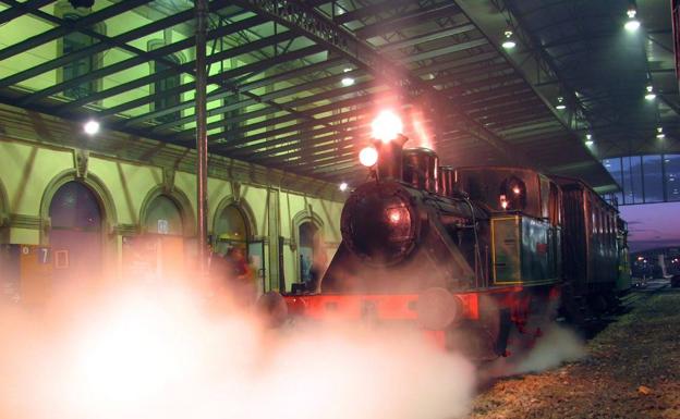 Museo del Ferrocarril: 20 y 22 horas: 'Billete de andén'. Exhibición nocturna de trenes en marcha. Sesiones cada 30 minutos. Con motivo de la Noche Blanca, se encenderán algunas máquinas y se realizarán pequeños recorridos de exhibición en el andén principal del museo. –Inscripciones: museoferrocarril@gijon.es 985 18 17 77