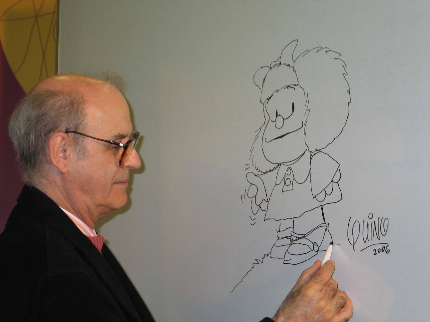El dibujante argentino Joaquín Salvador Lavado, conocido como 'Quino' y popular por ser el creador de Mafalda, ha fallecido este miércoles en Mendoza, su ciudad natal, a los 88 años. Entre sus muchos reconocimientos, Quino obtuvo en 2014 el Premio Príncipe de Asturias de Comunicación y Humanidades. 