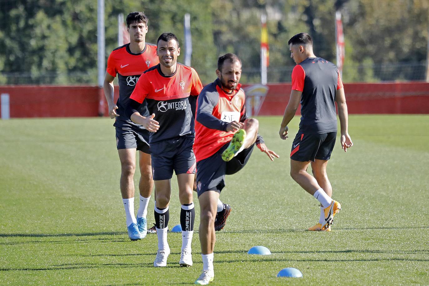 Los jugadores del Sporting tienen hoy una jornada bastante exigente, que se completará con un entrenamiento vespertino