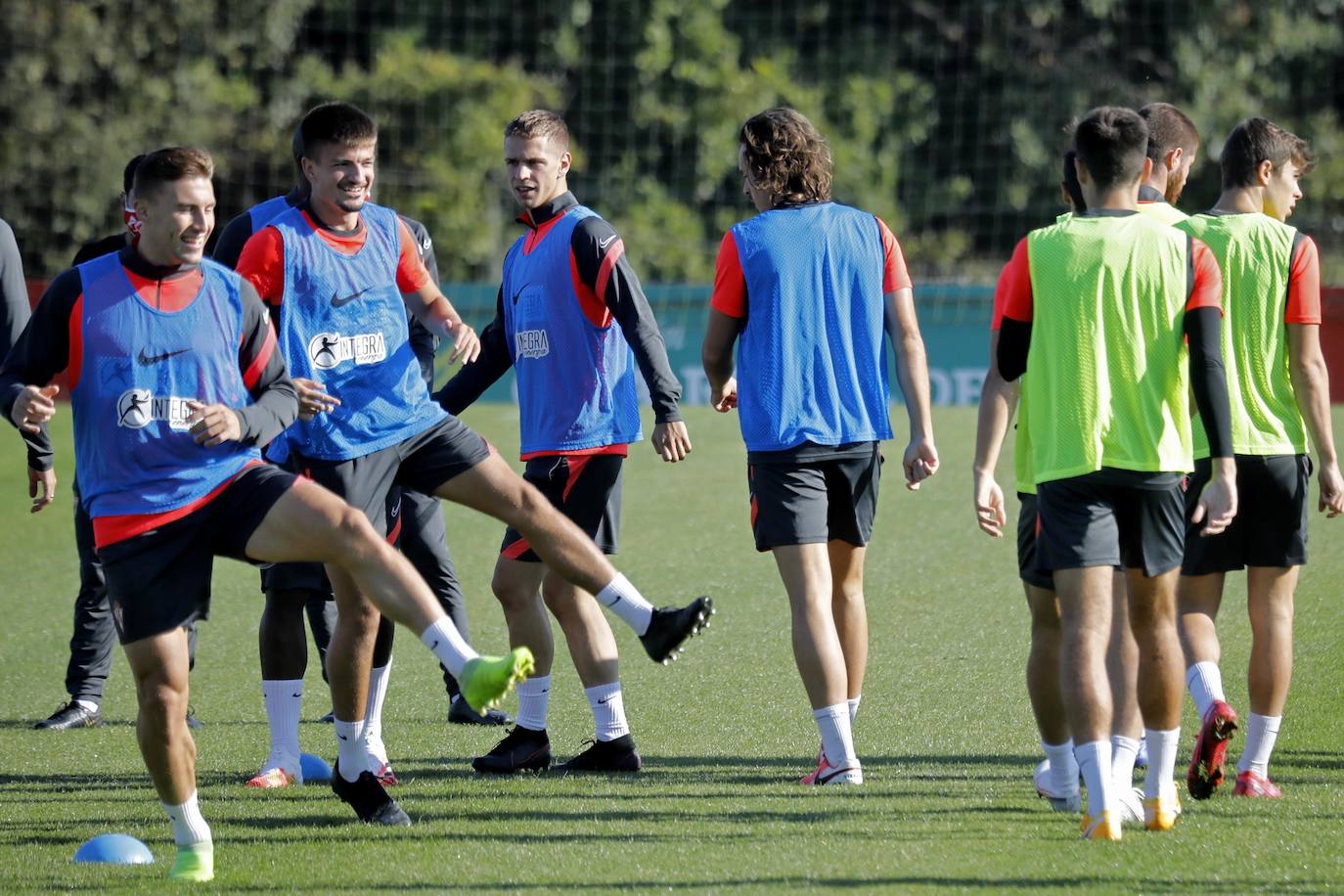 Los jugadores del Sporting tienen hoy una jornada bastante exigente, que se completará con un entrenamiento vespertino