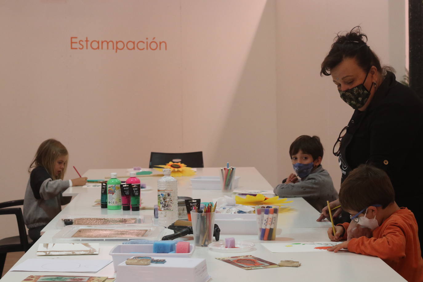 La Vega, Trascorrales o la Catedral fueron algunos de los escenarios de un evento del que el alcalde espera que «no salgan brotes, sino cultura»