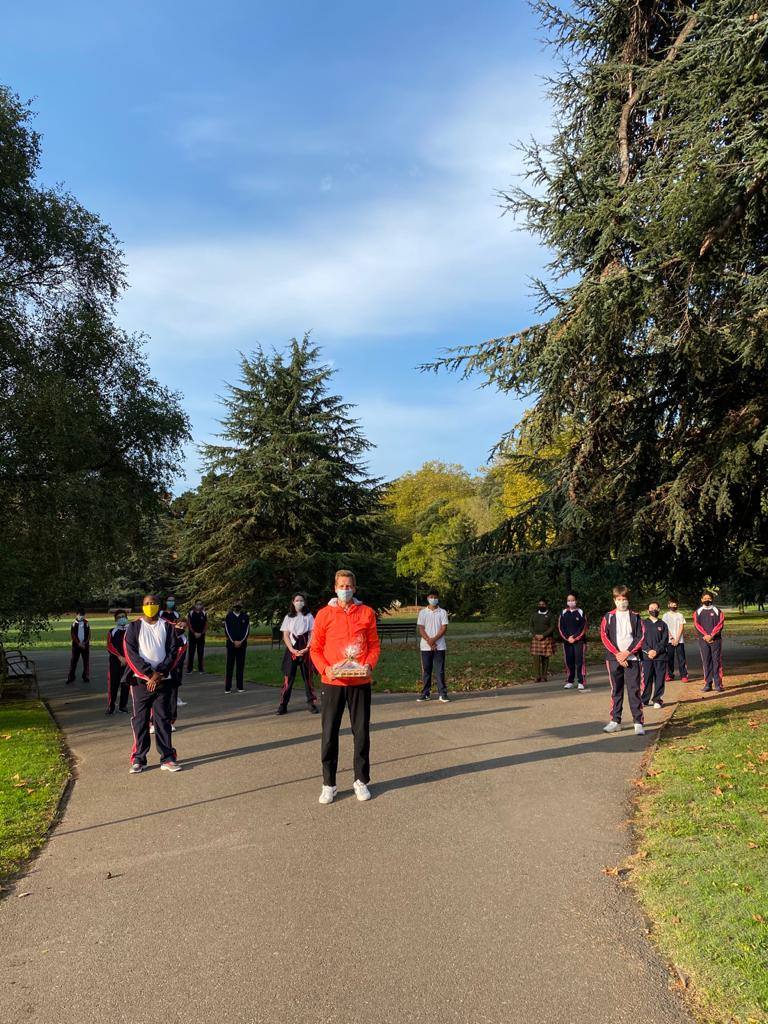 La jornada dedicada a los docentes ha recordado la importancia de su labor en tiempos de la covid.