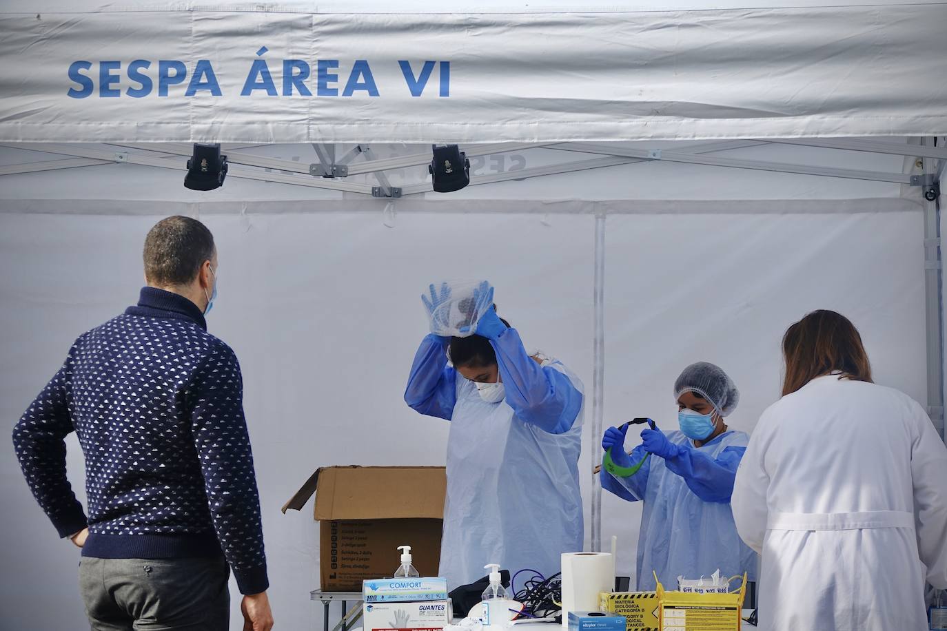 Después de que este lunes se decretara la alerta naranja, los vecinos de Ponga fueron llamados a realizar las pruebas PCR para controlar el virus en el concejo.