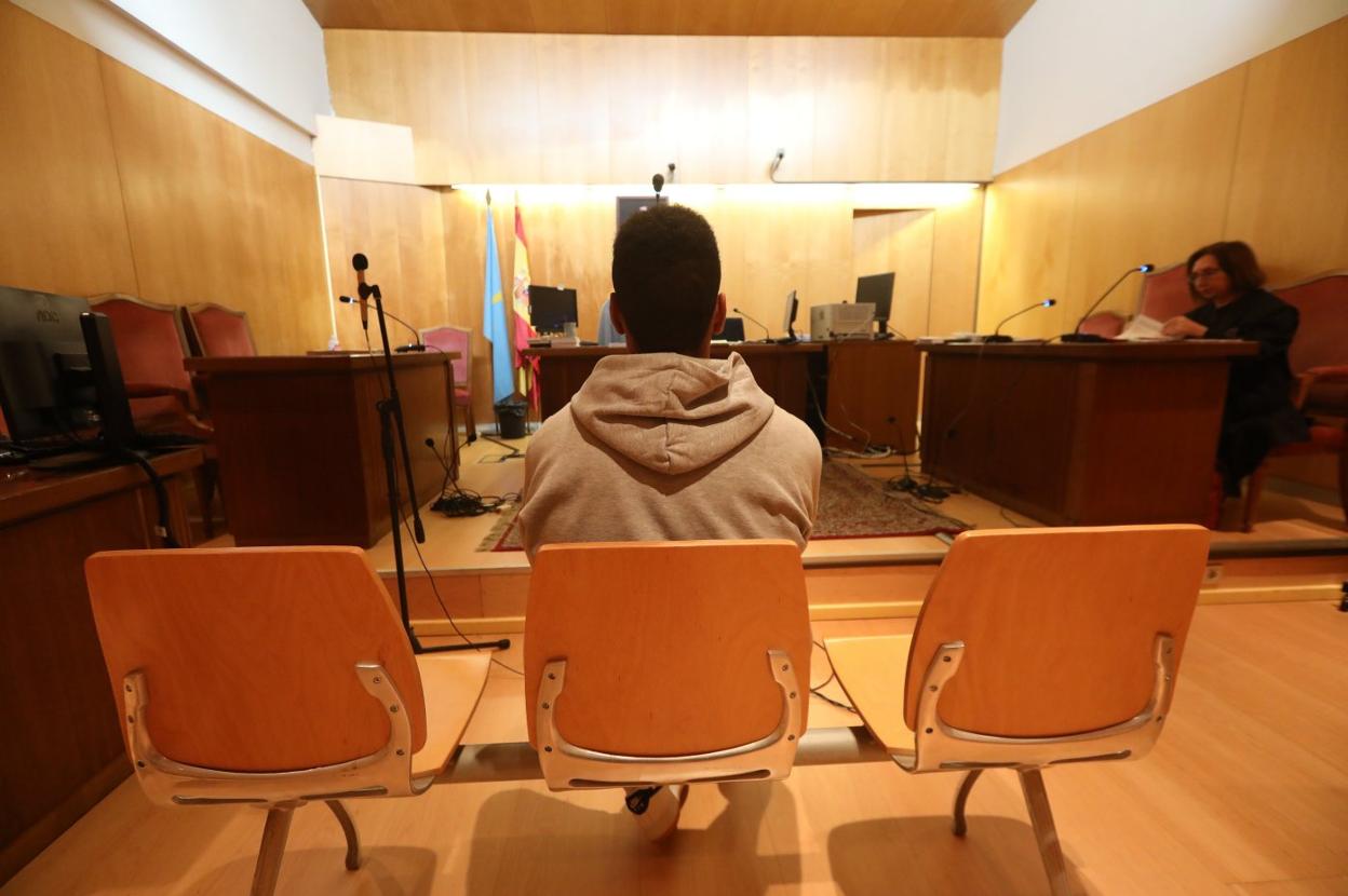 El agresor, en un juicio posterior por supuestas coacciones a la hija de la víctima. 