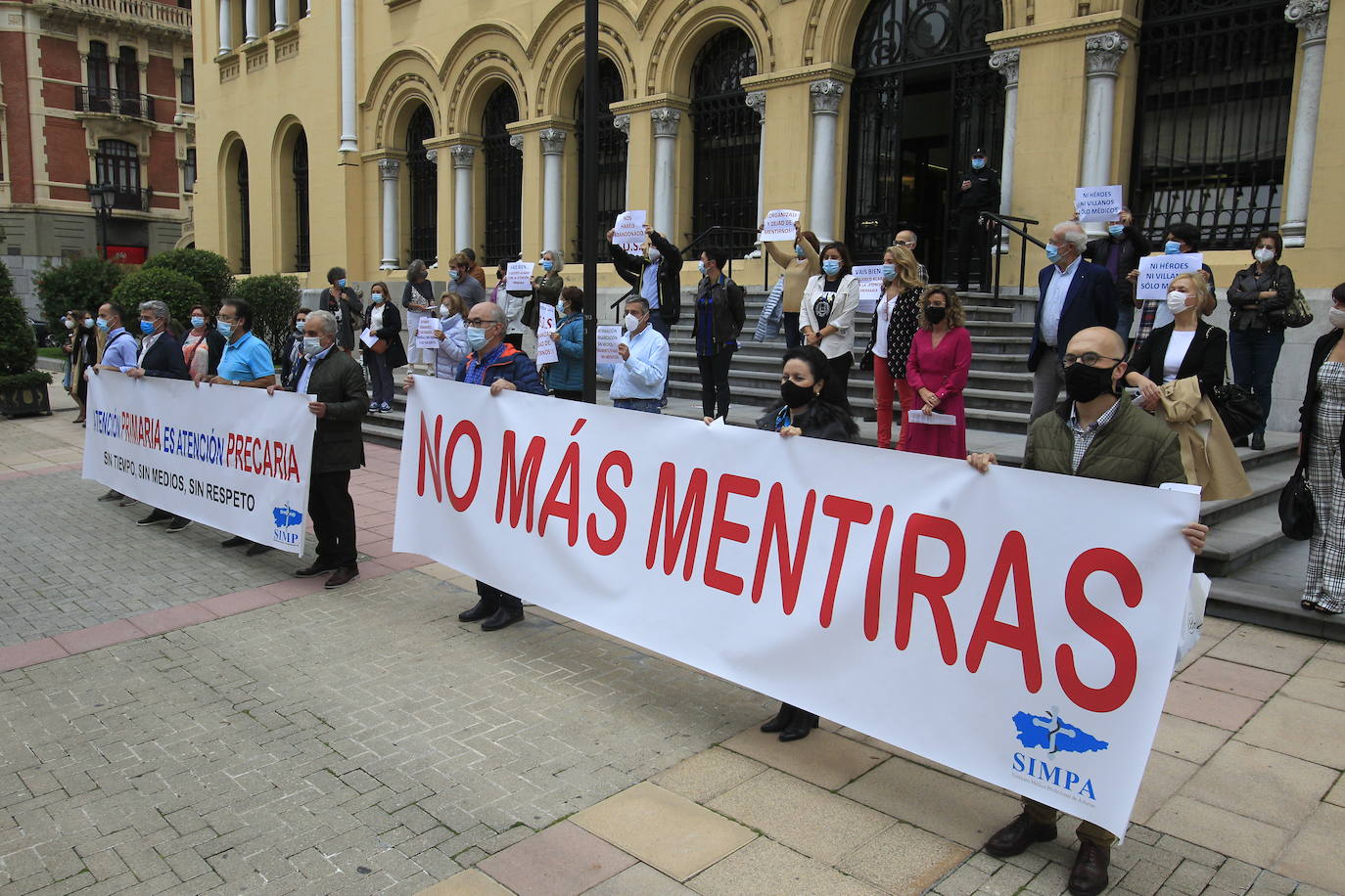 Fotos: Los médicos de los centros de salud urgen medidas
