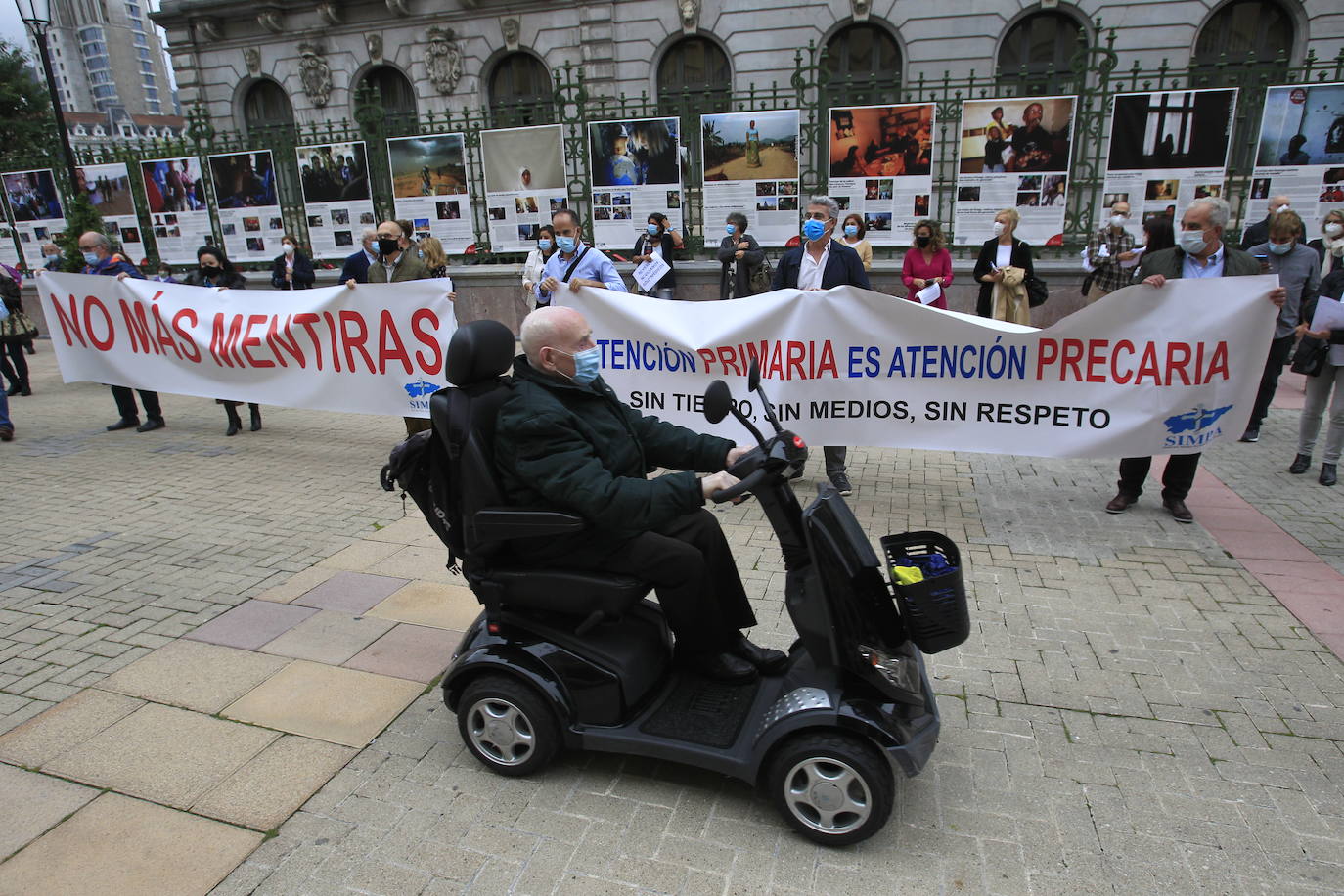 Fotos: Los médicos de los centros de salud urgen medidas