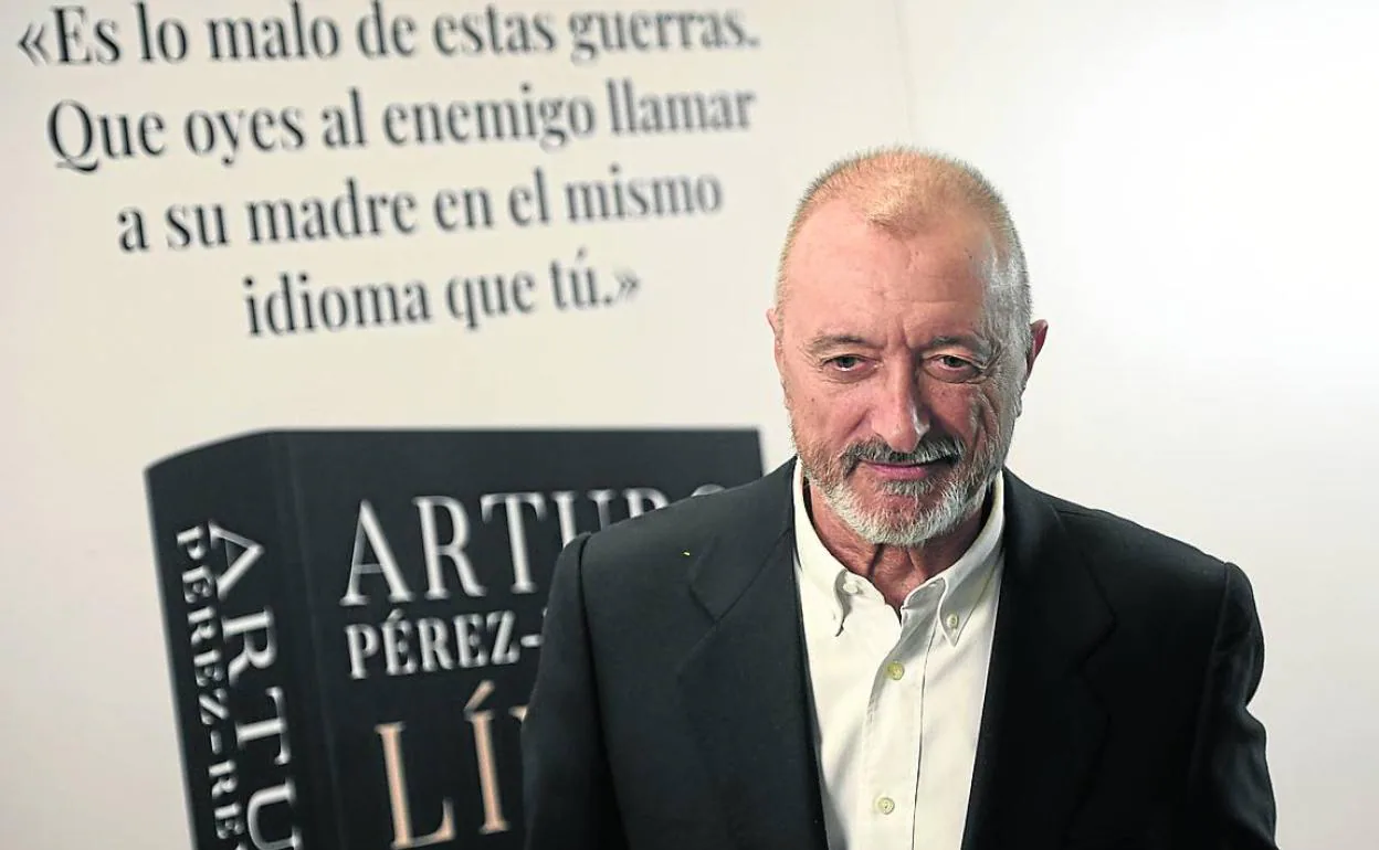 Libros Línea de Fuego de Arturo Pérez-Reverte, una guerra entre hermanos :  Línea de Fuego de Arturo Pérez-Reverte, una guerra entre hermanos