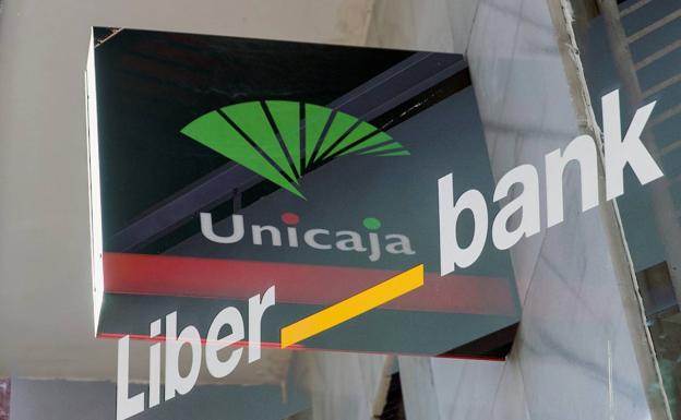 Unicaja y Liberbank suben en Bolsa tras formalizar las conversaciones para su fusión