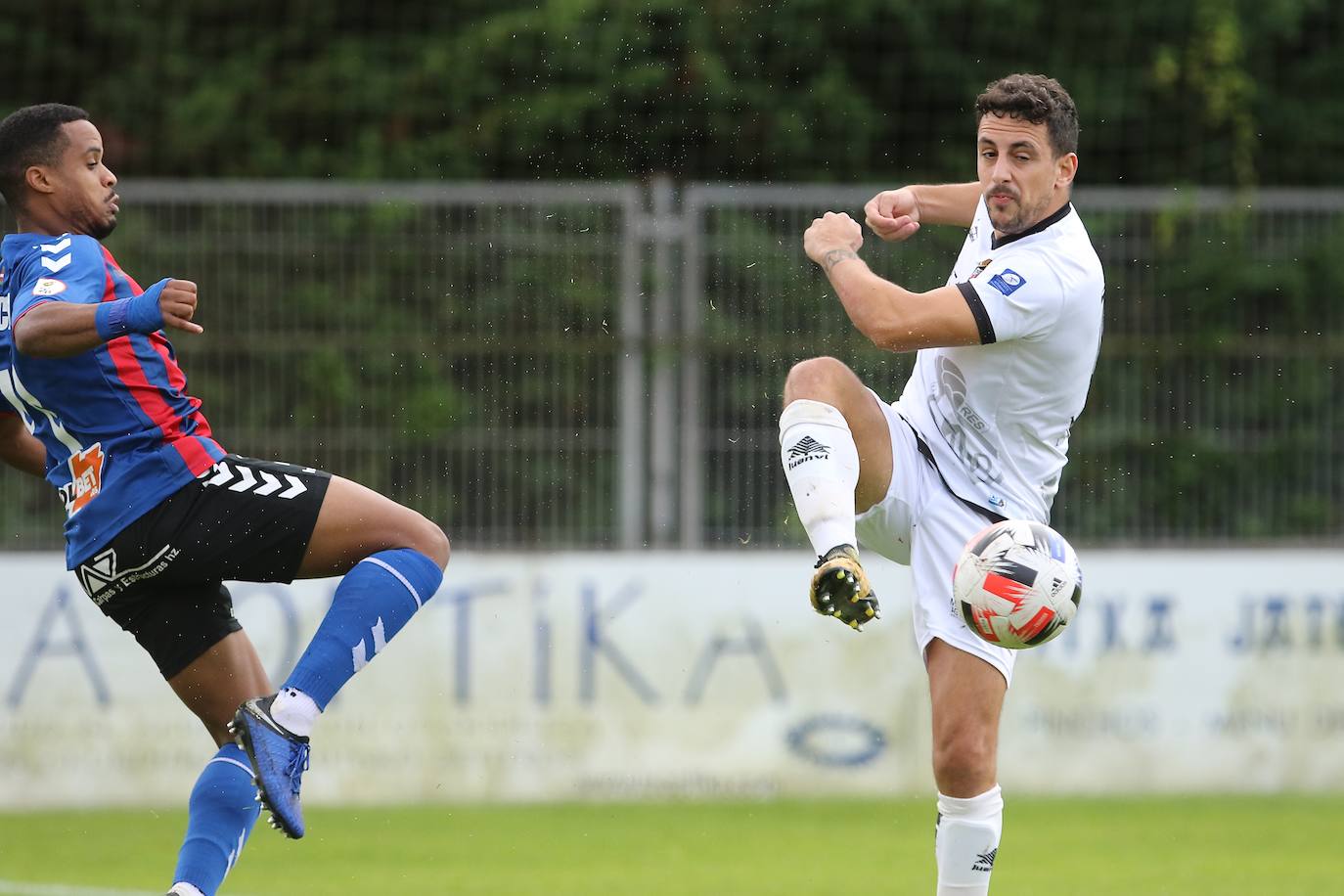 Fotos: Las imágenes del Leoia 1 - 0 Caudal