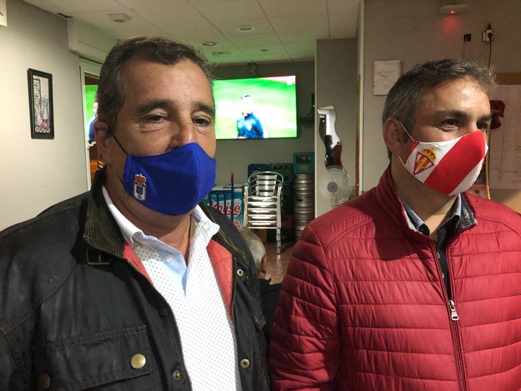 Los aficionados del Real Oviedo y del Sporting han disfrutado del derbi asturiano lejos del estadio Carlos Tartiere, pero eso no le ha restado intensidad al derbi asturiano. 