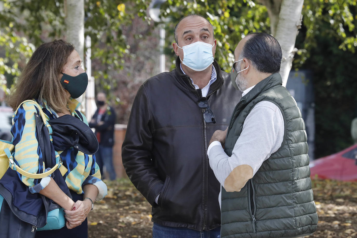 Más de un millar de personas despiden entre lágrimas y aplausos a 'Floro' Gordillo