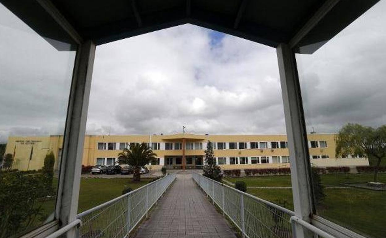 Un preso afronta 3 años y 9 meses de cárcel por guardar droga en su celda