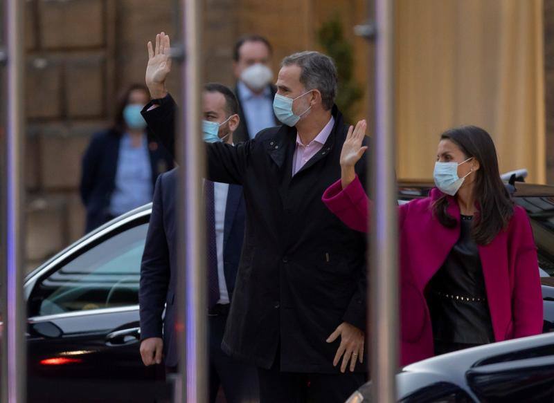 Felipe VI, la Reina Letizia, la Princesa Leonor y la infanta Sofía han recorrido las instalaciones culturales de la Semana de los Premios Princesa