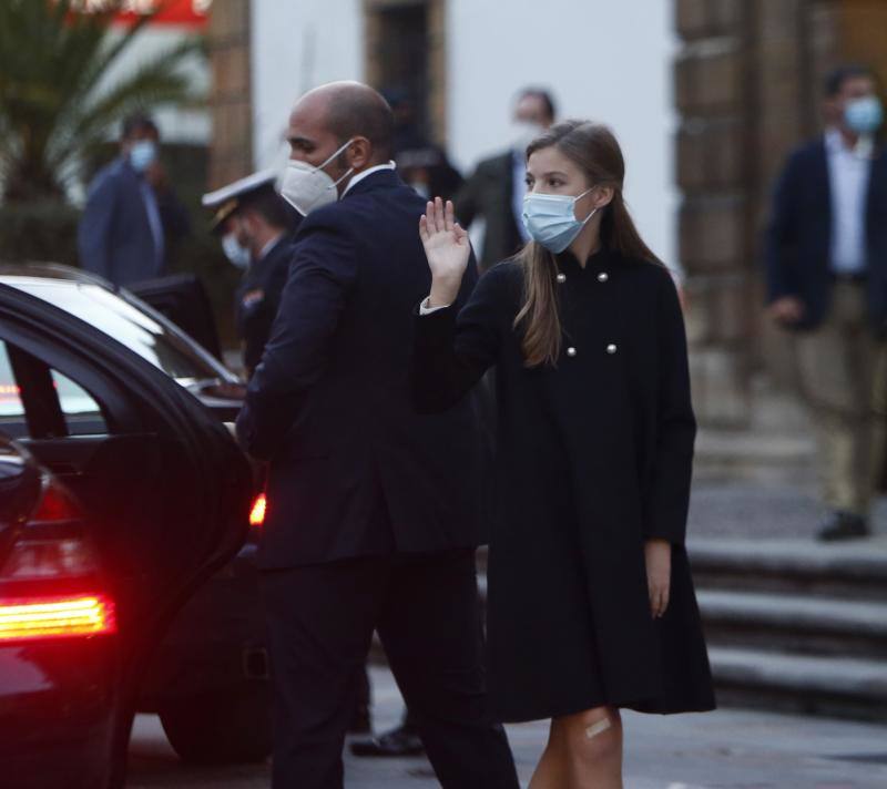 Felipe VI, la Reina Letizia, la Princesa Leonor y la infanta Sofía han recorrido las instalaciones culturales de la Semana de los Premios Princesa