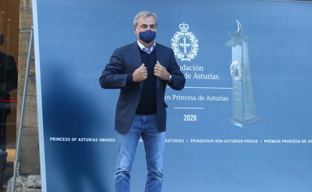 Carlos Sainz llega a Asturias victorioso 