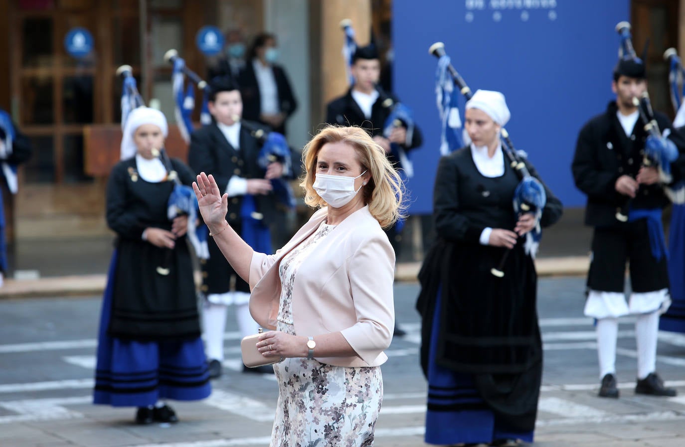 Fueron menos de medio centenar de personas las que accedieron al interior del salón del Hotel Reconquista donde este año, de manera excepcional, tuvo lugar la ceremonia de entrega de los Premios Princesa de Asturias.