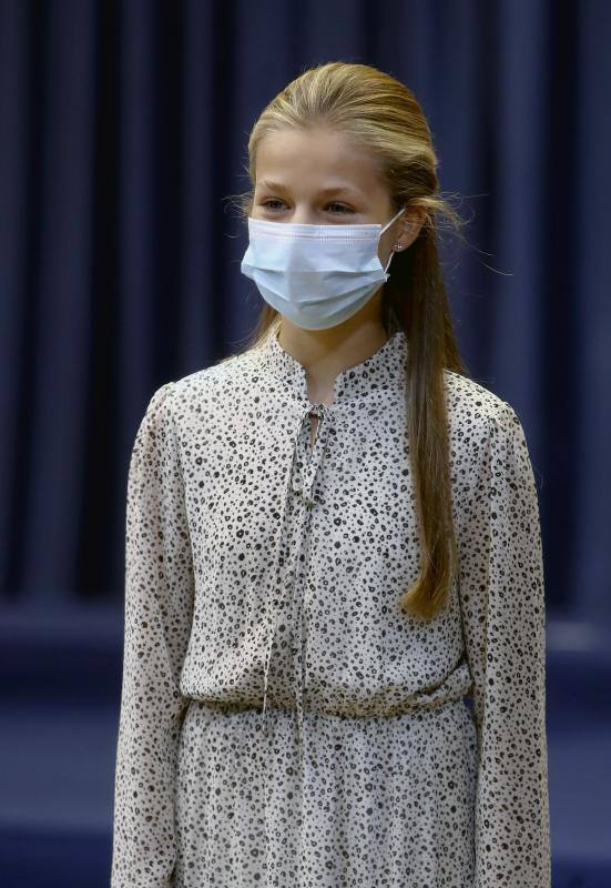 Un año más el vestuario de la Familia Real no pasó desapercibido durante su estancia en Asturias, destacando sobre todo por la sobriedad. Estos son los looks de la Reina Letizia, la Princesa Leonor y la infanta Sofía durante su visita al Principado.