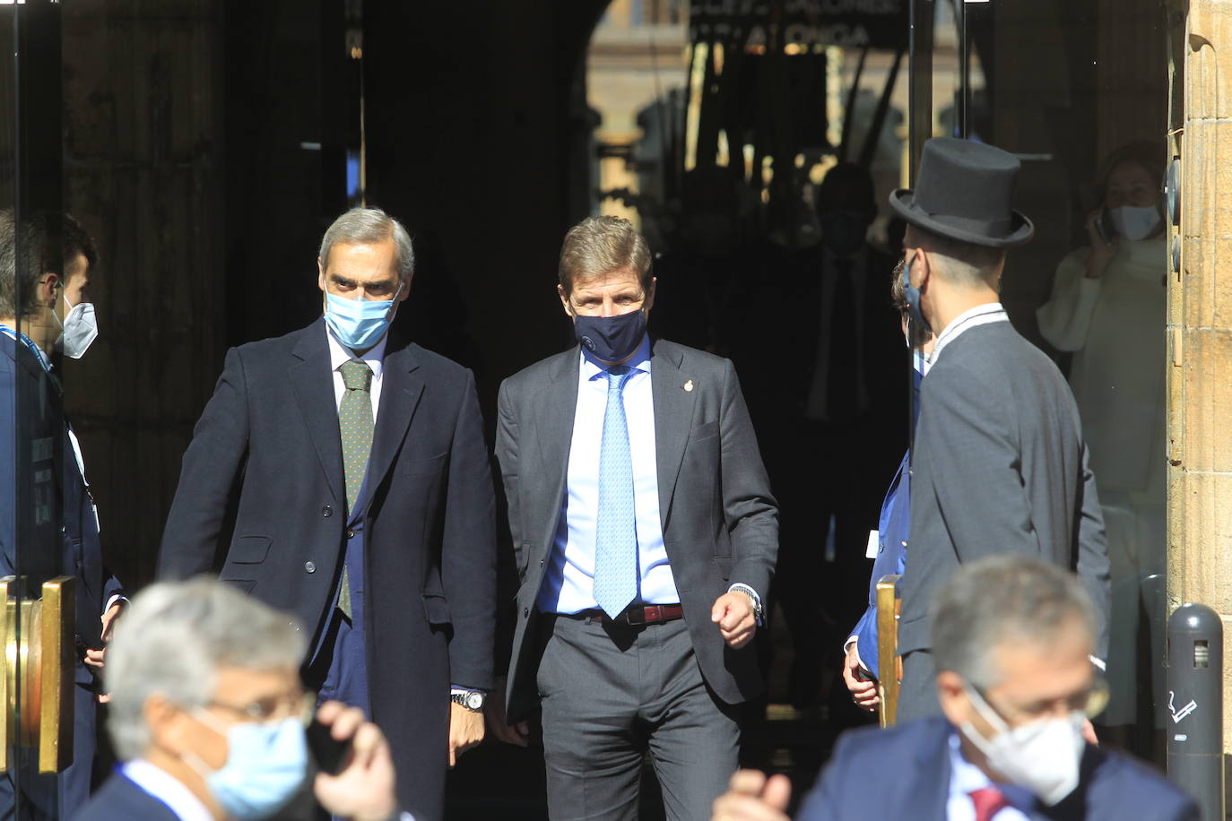 Premiados, patronos de la Fundación Princesa de Asturias y presidentes de los jurados de cada uno de los galardones han acudido a la recepción que la Familia Real ha ofrecido en el Hotel de la Reconquista.