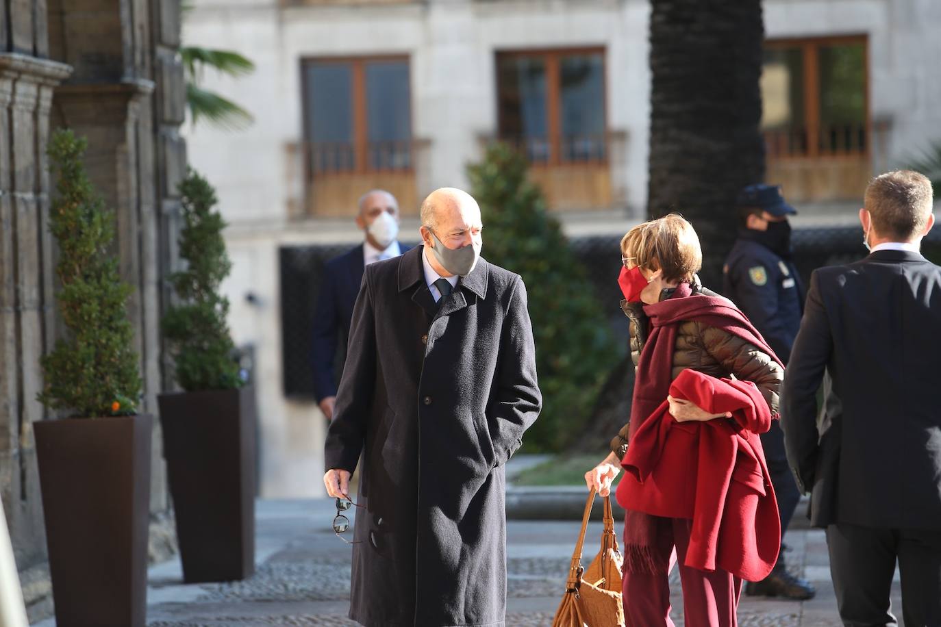 Premiados, patronos de la Fundación Princesa de Asturias y presidentes de los jurados de cada uno de los galardones han acudido a la recepción que la Familia Real ha ofrecido en el Hotel de la Reconquista.